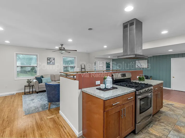 9551 Cantwell Dr — Photo 5