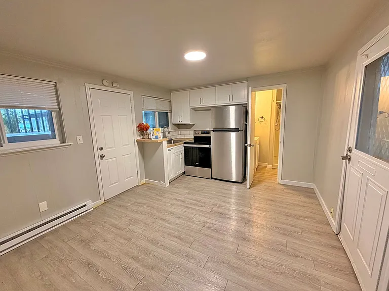 C-Street Apartments — Photo 4