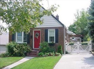 94 Circle Dr N, Elmont, NY 11003