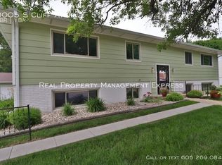3005 S Cliff Ave APT 5, Sioux Falls, SD 57105
