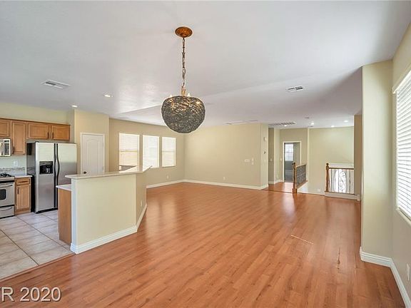3rd image of 697 Newquay Ct