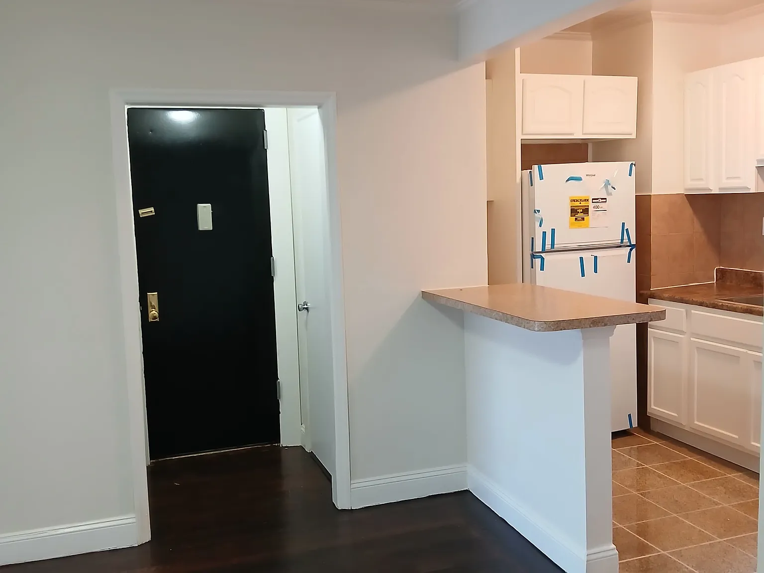 @BR 1 bath , hardwood floors on first floor — Photo 1