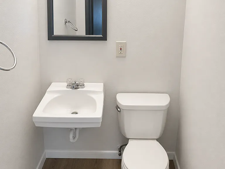 703 Woodford Ave N #3A — Photo 22