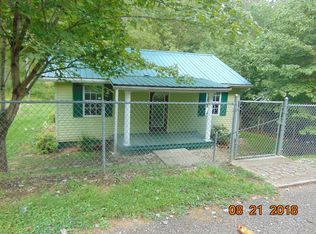 51 Akers Holw, Van Lear, KY 41265