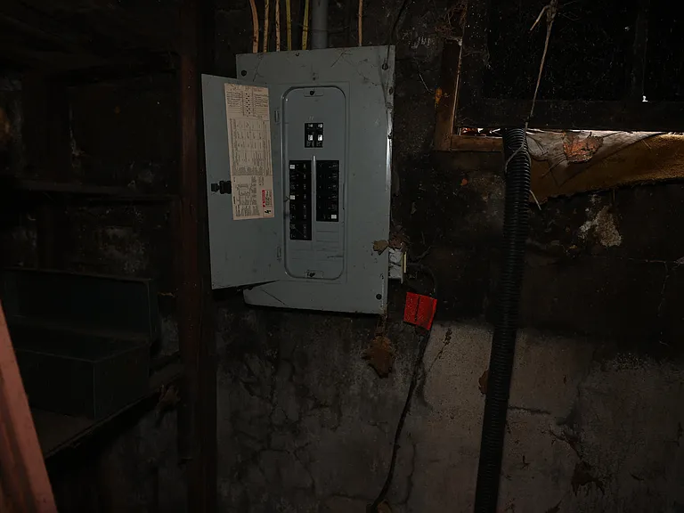 440 W Sawyer St — Photo 53