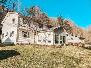 140 Castle Dr, Thealka, KY 41240