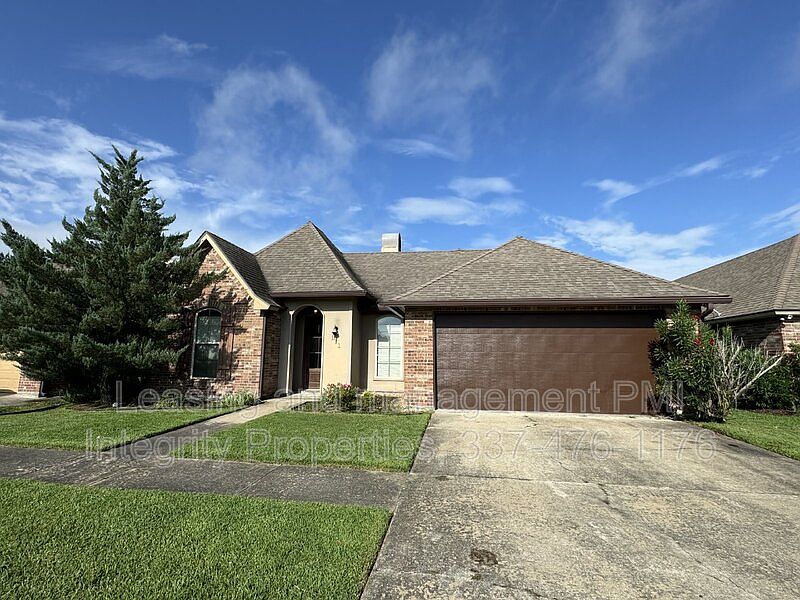 1st image of 111 Hacienda Ln