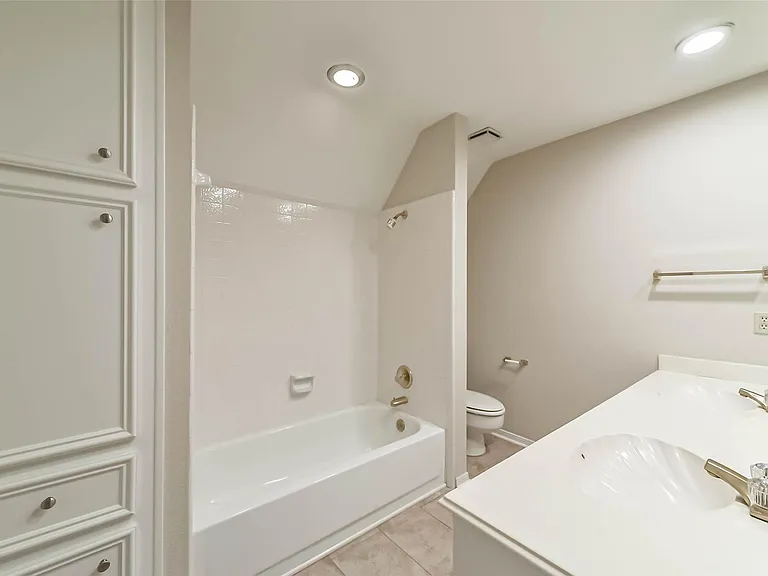 3910 Misty Gardens Ct — Photo 48