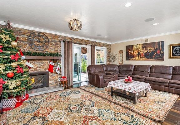 5th image of 661 Downer Ave