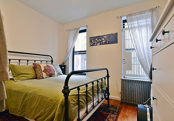 4th image of 122 Orchard St APT 12