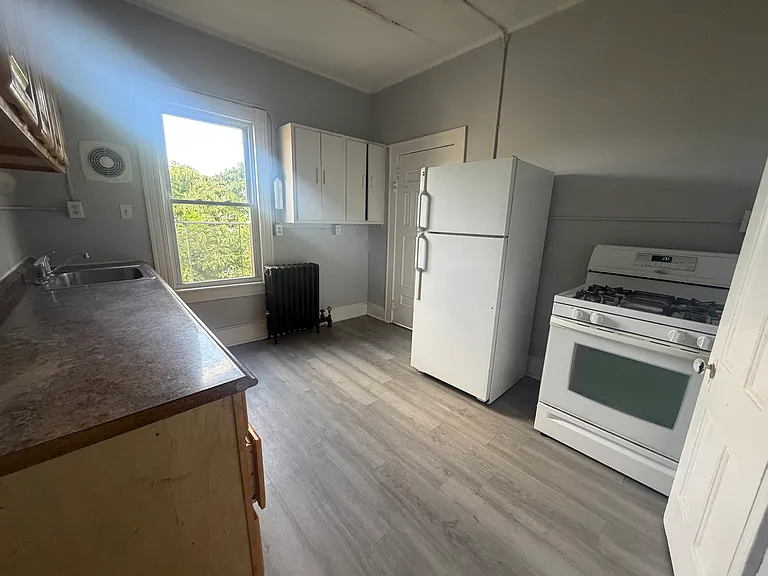 342-6 W Grand Ave #2L — Photo 2