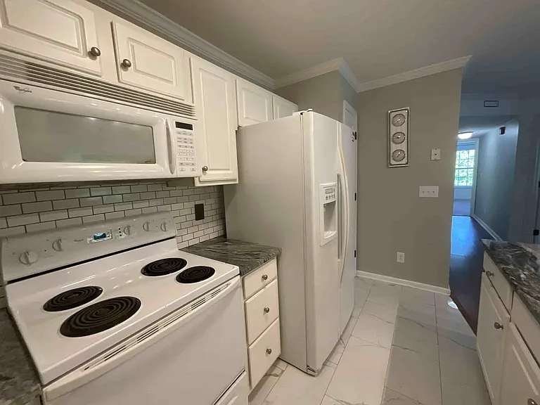 421 Ivy Glen Dr — Photo 17