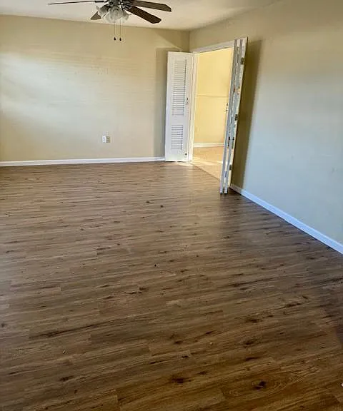 1418 Byron Ave — Photo 3
