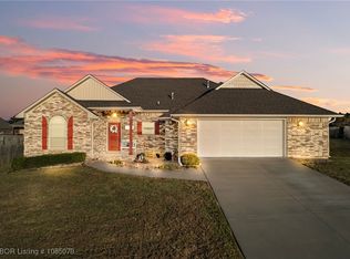 414 Kyla Marie Ct, Lavaca, AR 72941