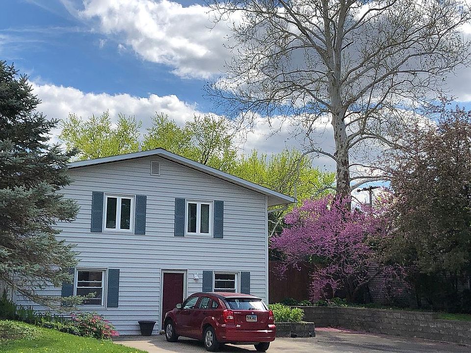 2nd image of 1201 Wade St