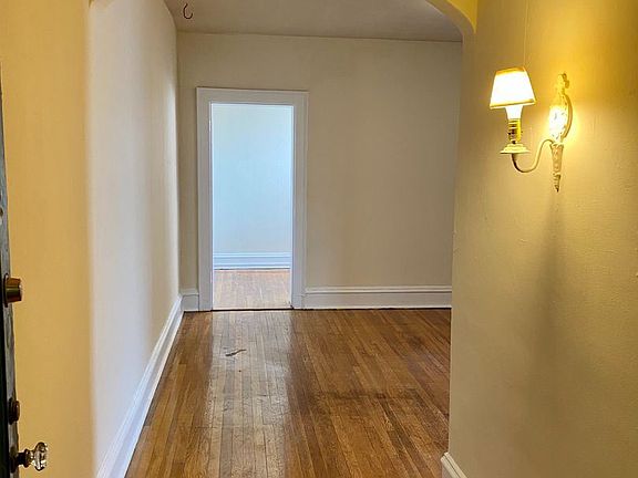 4th image of 3012 Monument Ave APT 12