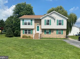30 Nikita Dr, Maurertown, VA 22644