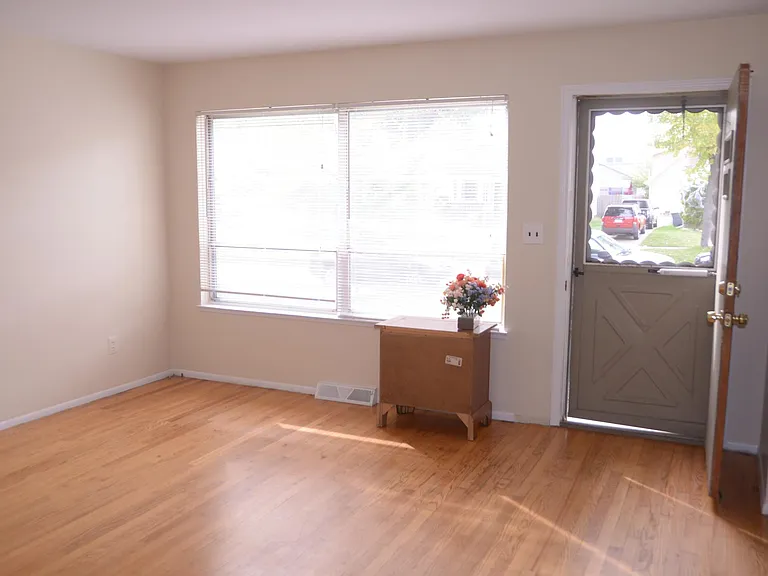 3138 Oakshire Ave — Photo 7