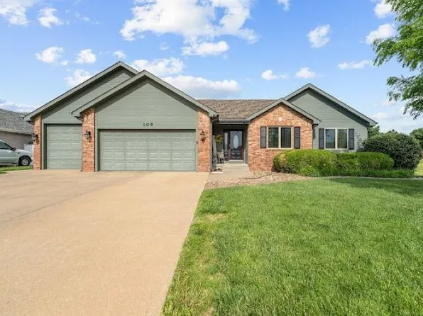 109 N Eastmoor Dr, Salina, KS 67401