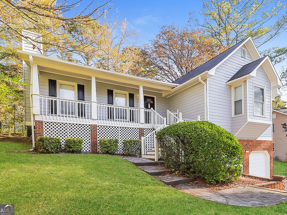 1st image of 16 Peggy Ct NW