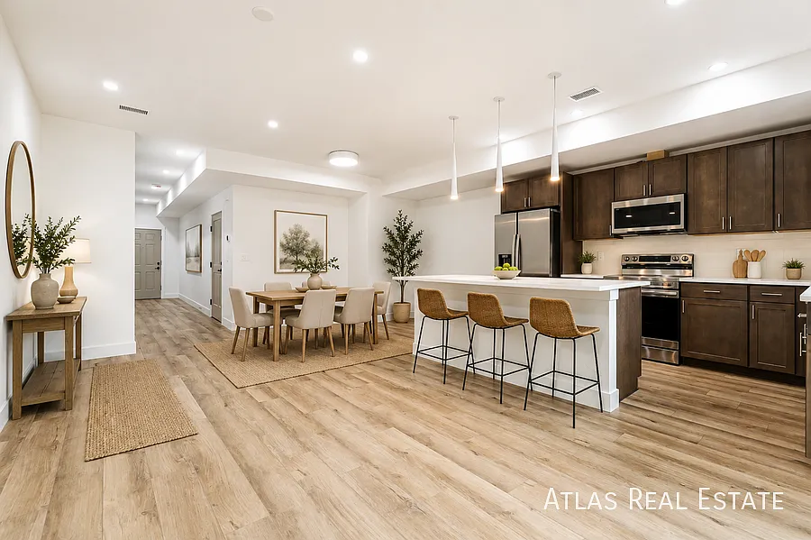 1-Month Free Rent!! Never-Lived-In 3bd/3ba In Denver Quartz Counters, Garage, Private Fenced Yard — Photo 3