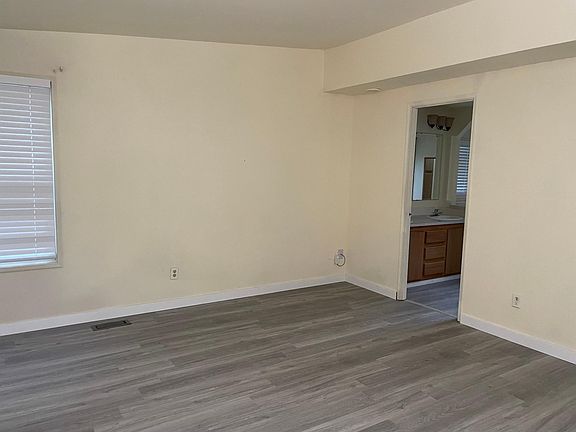 5th image of 11618 55th Ave NE