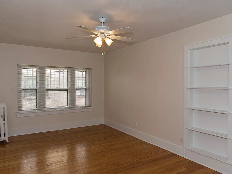 Corona Court Apartments — Photo 20