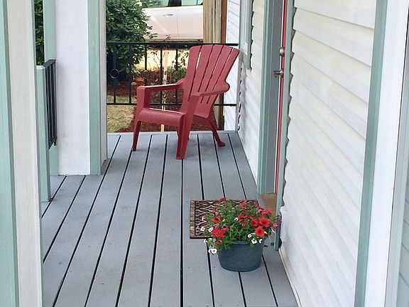 4th image of 9557 SE 40th Ave