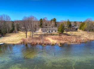 533 S Lake Shore Dr, Lake Leelanau, MI 49653