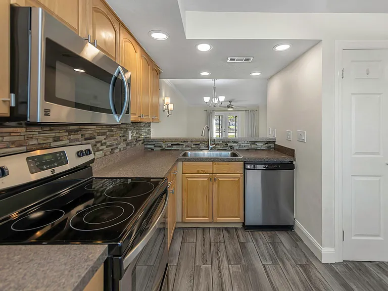 122 Caryl Way — Photo 6