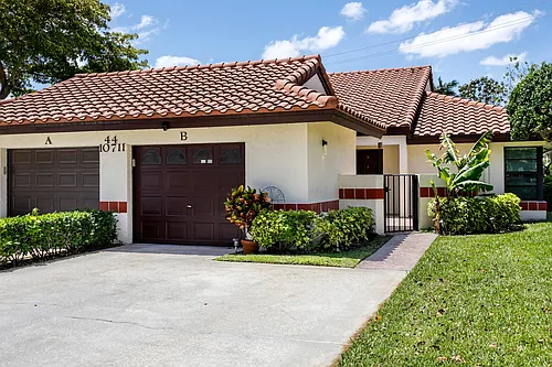 10711 Palm Leaf Dr #B Photo 1
