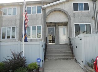 8 Sea Crest Ln, Staten Island, NY 10307