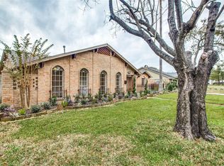 386 Connaught Way, Houston, TX 77015