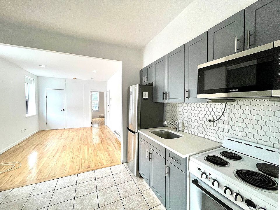 1st image of 2118 3rd Ave APT 4
