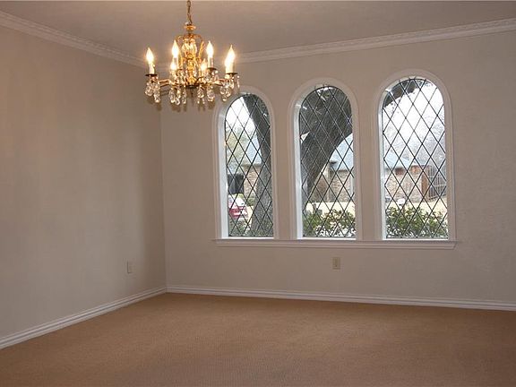 5th image of 1103 Chesterton Dr