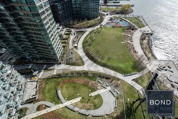 Rented by Bond New York | media 7