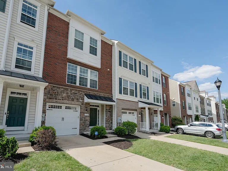 5004 Forest Pines Dr — Photo 1