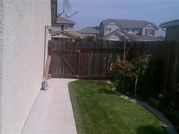 5th image of 1922 Whitewater Dr