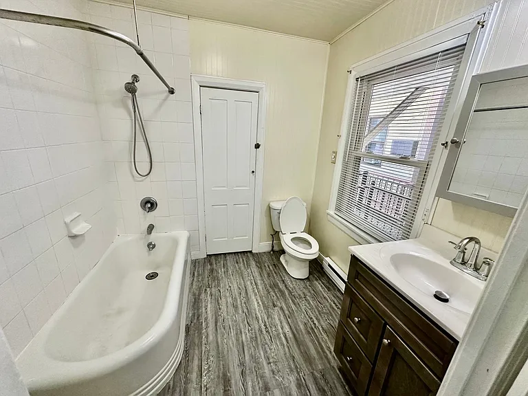 61 W Main St #B — Photo 6