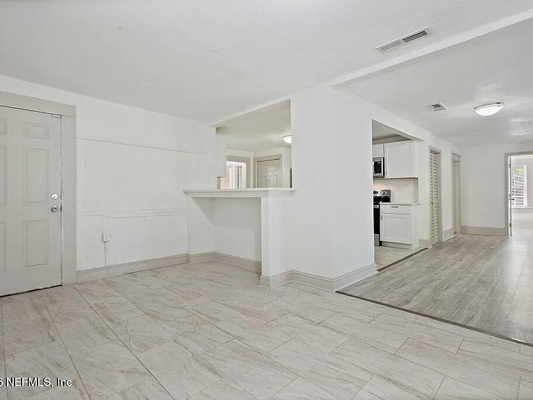 3058 Rosselle St — Photo 17