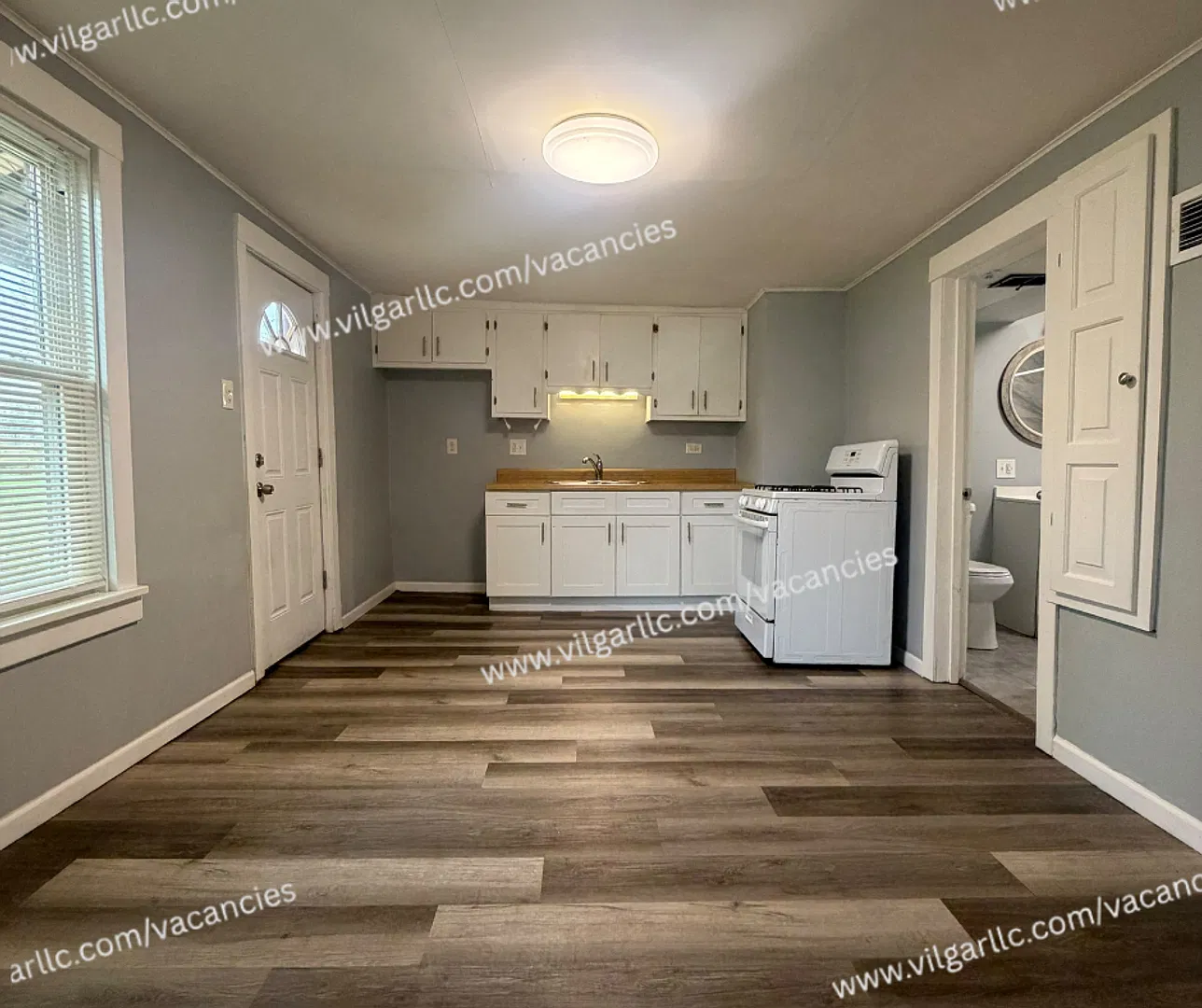 4324 Clark Ave — Photo 4
