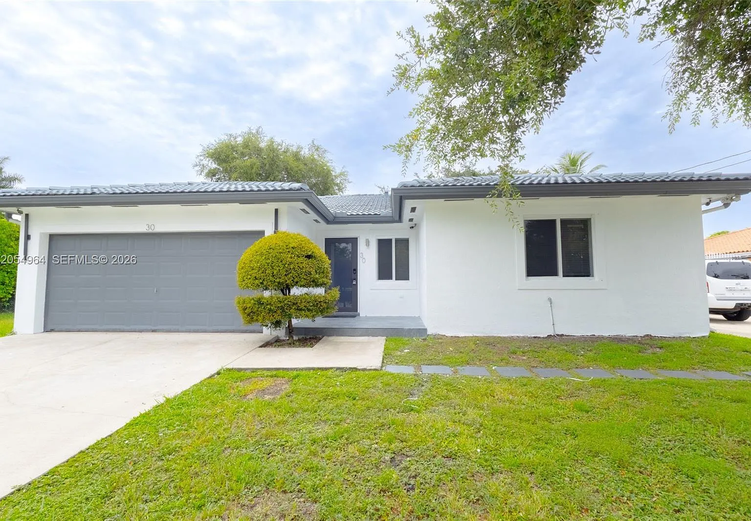 3 bed, 2.0 bath, 1682 sqft, $4,500 — Photo 1
