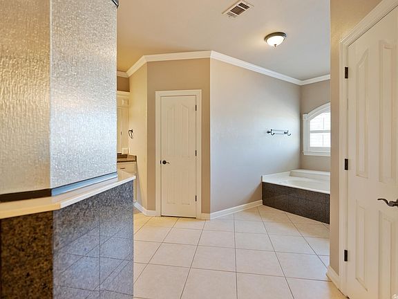 5th image of 2401 Estates Ct
