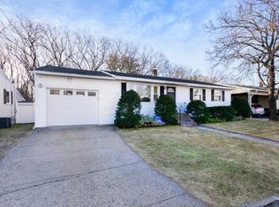 37 Gamache St, Manchester, NH 03102