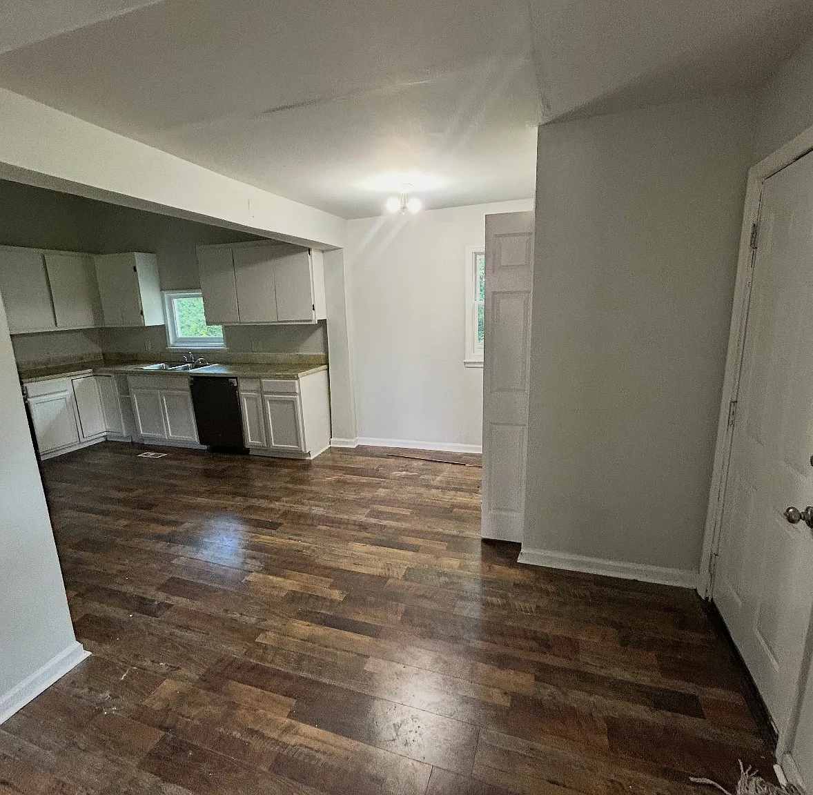 4 bed, 1291 sqft, $1,600 — Photo 2