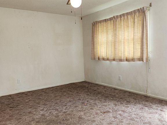 3rd image of 3015 Panama Dr