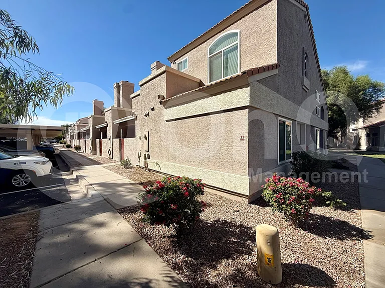 500 N Roosevelt Ave #87 — Photo 22