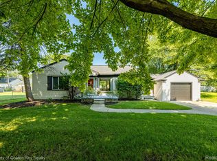 19015 Westmore St, Livonia, MI 48152