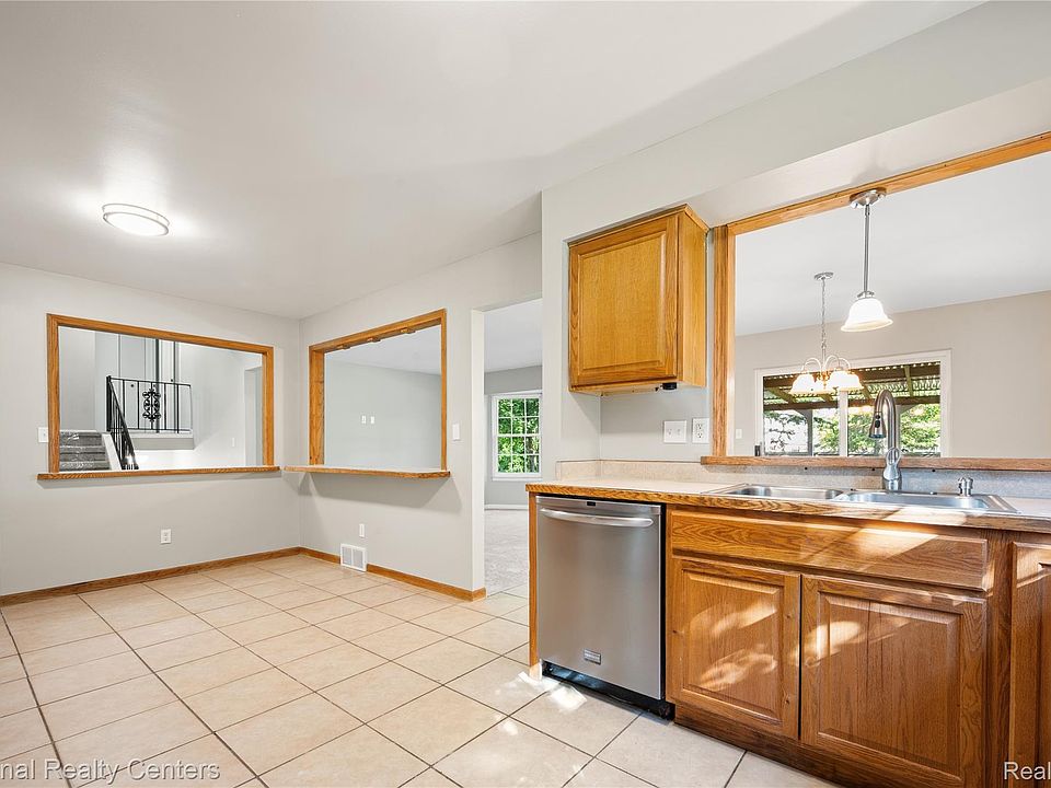 45162 Forest Trail Dr, photo 12