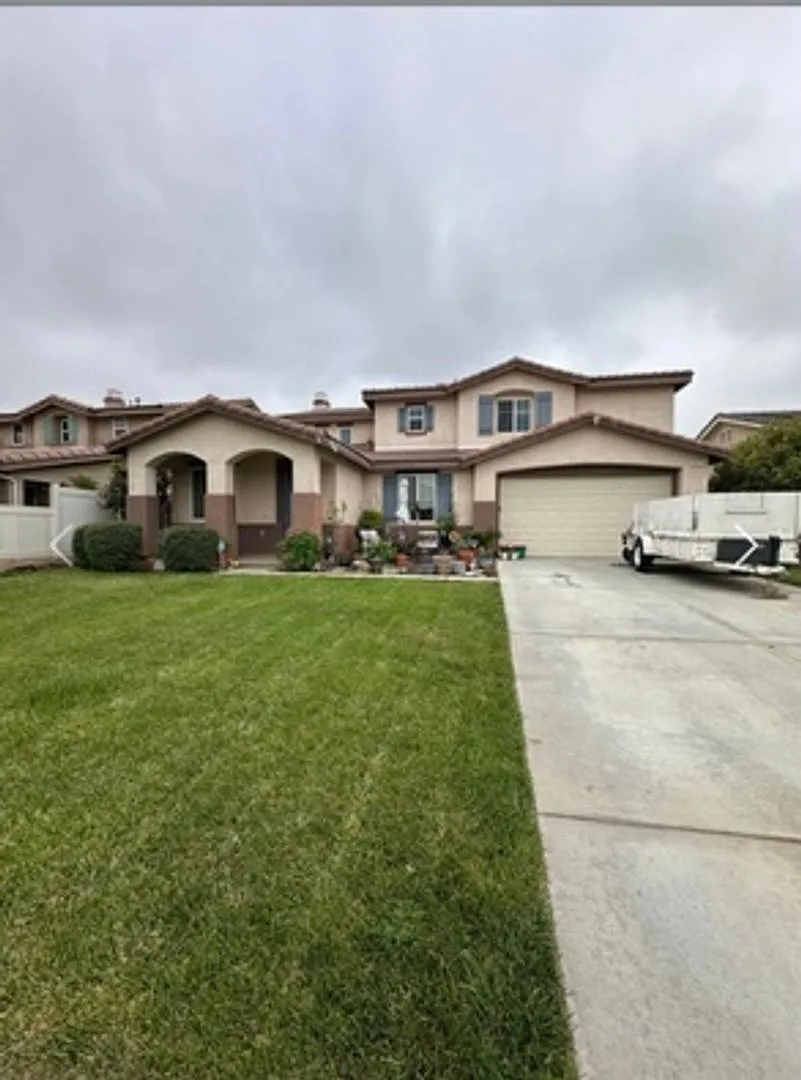 Beautiful 5 Bedroom Home for Rent — Photo 1